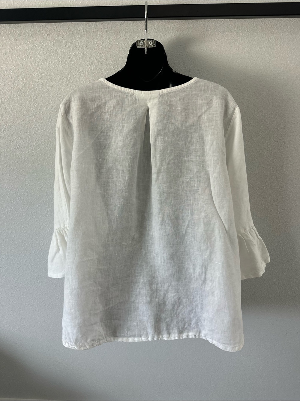 bryn Walker White Ruffle-Cuff Round-Neck Blouse - Picture 4 of 9